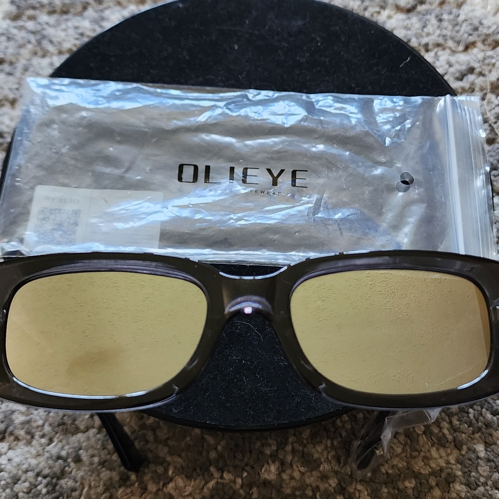 Olieye Black and Yellow Sunglasses. NWOT.